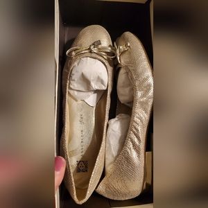 Anne Klein Gold Flats 8.5 NWT